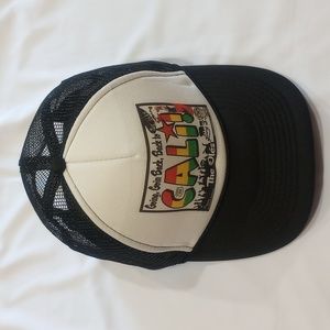 Old school truckers hat.